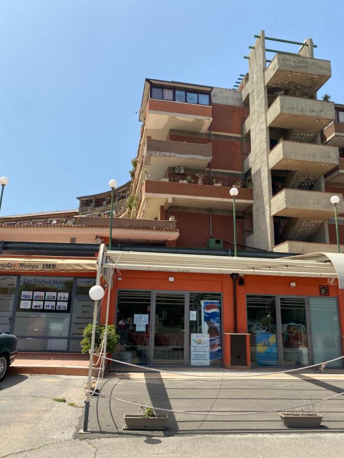 Naxos Beach Apartment 지아르디니낙소스 외부 사진